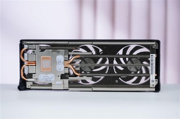 风之力散热！技嘉RTX 5050 GAMING OC显卡图赏