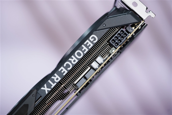 风之力散热！技嘉RTX 5050 GAMING OC显卡图赏