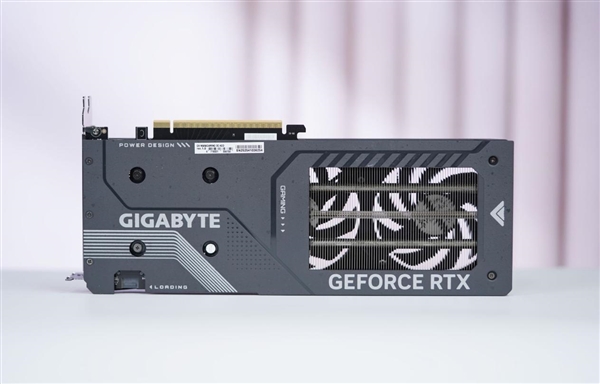 风之力散热！技嘉RTX 5050 GAMING OC显卡图赏