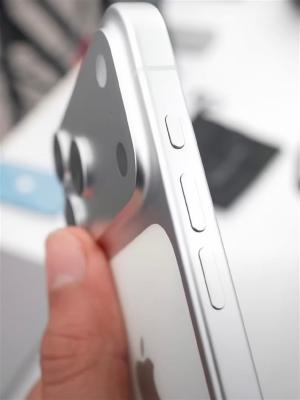 iPhone 17 Pro精准机模现身：铝合金一体化机身 一眼精致-萌图百科