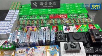 撕拉片价格狂飙40倍 拍一张少一张 有人走私27盒相纸入境被查获-萌图百科
