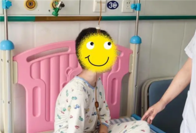 奶奶频繁亲吻孙子致其患亲吻病：脖子长鸽子蛋大小肿块-萌图百科