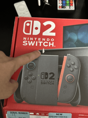 Switch 2钉书机套装拍卖价升至155万！还赠CEO本人内衣-萌图百科