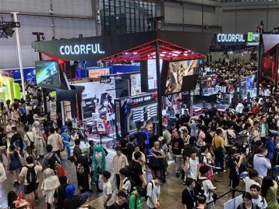 自带双M.2的RTX 5060、神秘背插主板：七彩虹这次BW2025干货太多了！-萌图百科