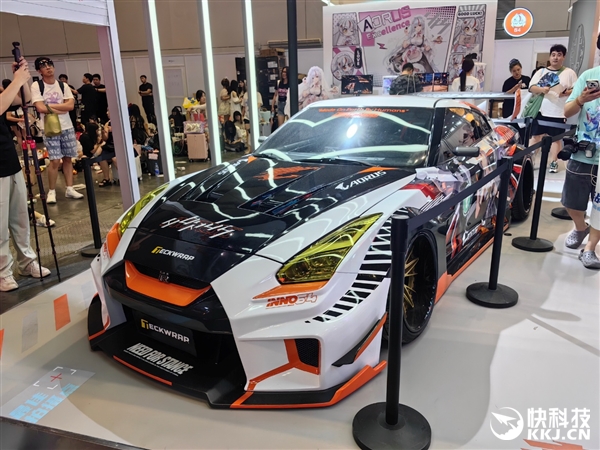 技嘉高能“全家桶”集体亮相BW！还有300万的奢华痛车