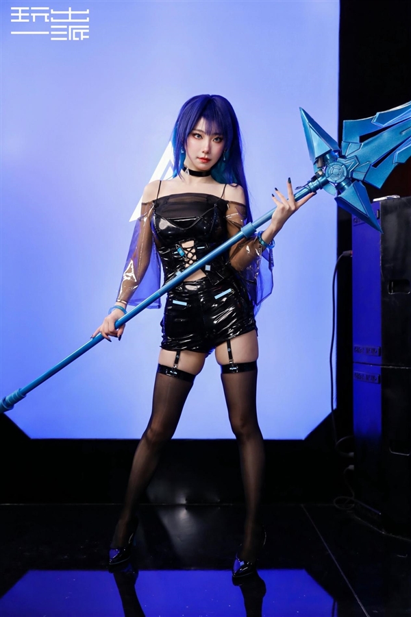 蓝戟BW2025完美收官：Sia破圈引狂潮，《黑夜君临》燃动次元狂欢