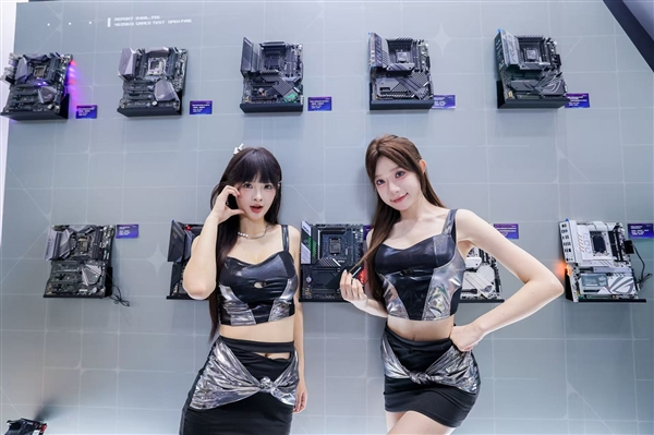 华硕主板再掀热潮 BW2025解锁BTF与超频体验