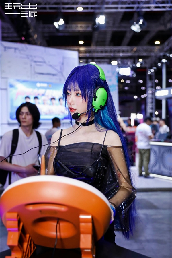 蓝戟BW2025完美收官：Sia破圈引狂潮，《黑夜君临》燃动次元狂欢