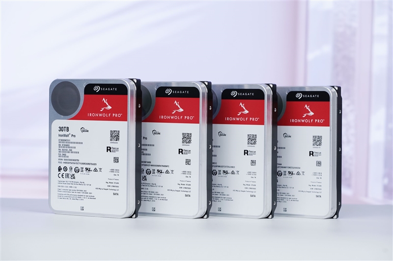 4盘RAID 0读写超1100MB/s！希捷酷狼Pro 30TB HAMR硬盘首发评测-萌图百科