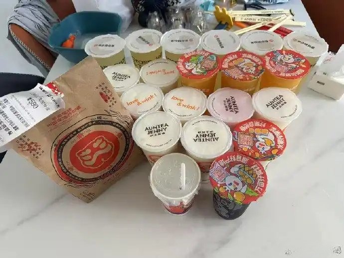 外卖大战已经进阶到负4元购 奶茶店称1天利润仅400元