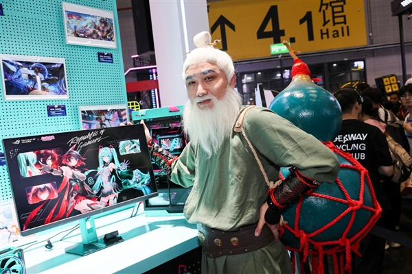 BW2025 ROG绝神 RO姬x初音未来版电竞显示器 双模新品闪耀登场