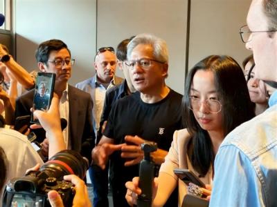 黄仁勋：财务自由30年后 我没有梦想-萌图百科