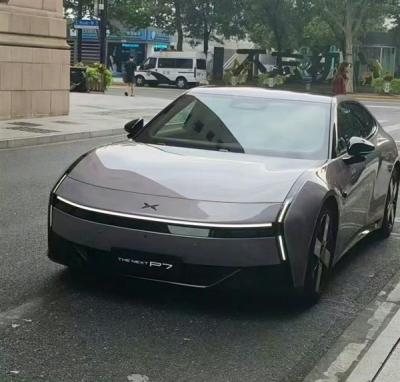 赛博未来感十足 全新小鹏P7实车曝光：首次亮灯了-萌图百科