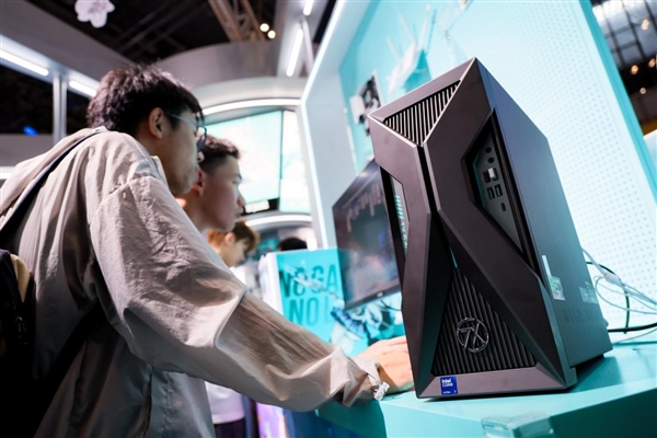 硬核狂欢！ROG高性能台式机燃爆BW 2025 助力玩家享受极致电竞体验