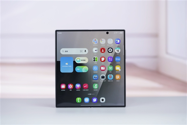全球最轻的大折叠！三星Galaxy Z Fold7图赏