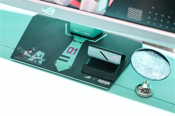 BW2025 ROG绝神 RO姬x初音未来版电竞显示器 双模新品闪耀登场