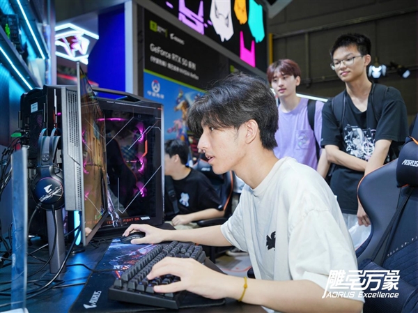 BW2025技嘉AORUS战力全开 次元突破！硬核电竞引爆文化狂潮
