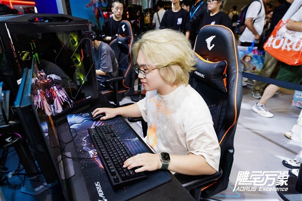 BW2025技嘉AORUS战力全开 次元突破！硬核电竞引爆文化狂潮