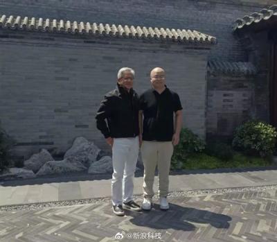 继雷军之后 黄仁勋“密会”MiniMax创始人 深度交流两小时 其开源模型曾登全球第二-萌图百科
