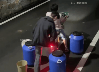 3DM轻松一刻第1508期 小孩在肚子里就开始蹦迪了-萌图百科