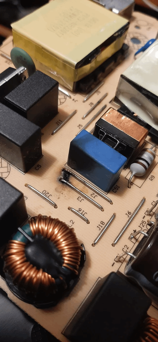 恶心慎入！玩家买二手PS5 Slim里面都是蟑螂尸体