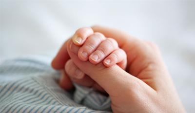 宝妈回应6个月宝宝双眼间距过宽：孩子丑萌丑萌的-萌图百科