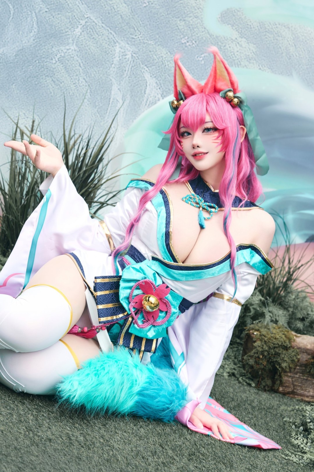 太妩媚！人气韩援Coser Yasal再扮《英雄联盟》阿狸-萌图百科