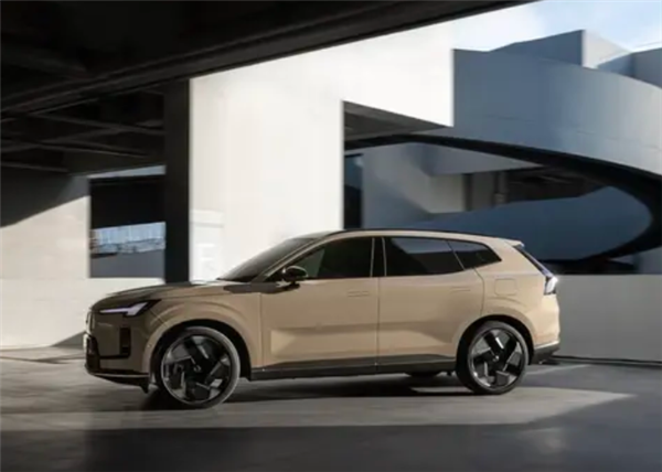 图片[6]-全新中型插混SUV！沃尔沃XC70官图首发：8月开启预售-萌图百科