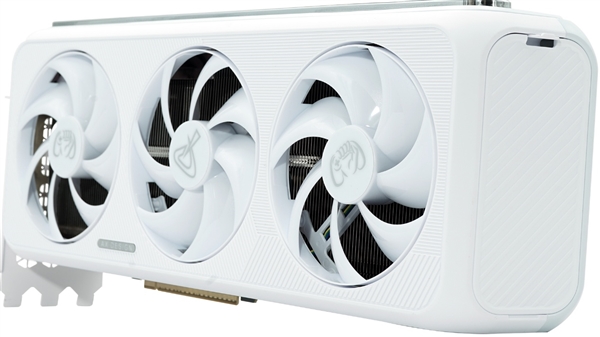 越级规格！电竞叛客RTX 5070 Ti X3W MAX性能评测