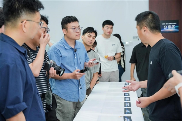 2025夏季旗舰新品技术分享会今日举行：新品配置拉满，打造影院机的画质