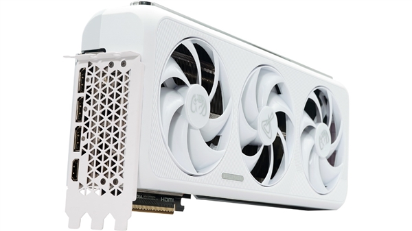越级规格！电竞叛客RTX 5070 Ti X3W MAX性能评测