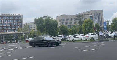 官方通报一比亚迪网约车停车场疯狂绕行：跟车没任何关系！-萌图百科