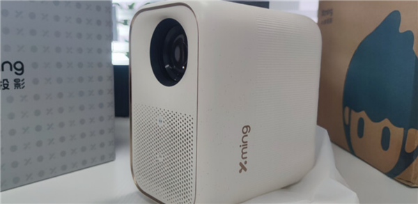 2000以内投影仪画质1V1 选哈趣K2Pro高亮版还是小明NewQ5Pro