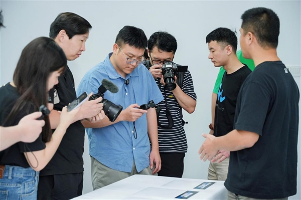 当贝新品和4万多投影仪同台PK 内部技术交流会上达人好评