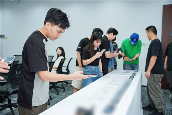 三色激光续写高亮传奇！当贝S7 Ultra Max发布会定档7月29日