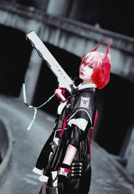 《明日方舟》菲亚梅塔cosplay-萌图百科