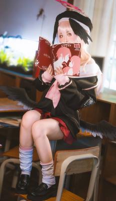 《蓝档案》下江小春cosplay-萌图百科