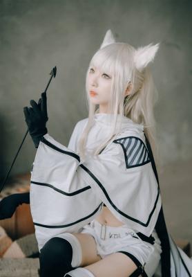 《明日方舟》白金cosplay-萌图百科