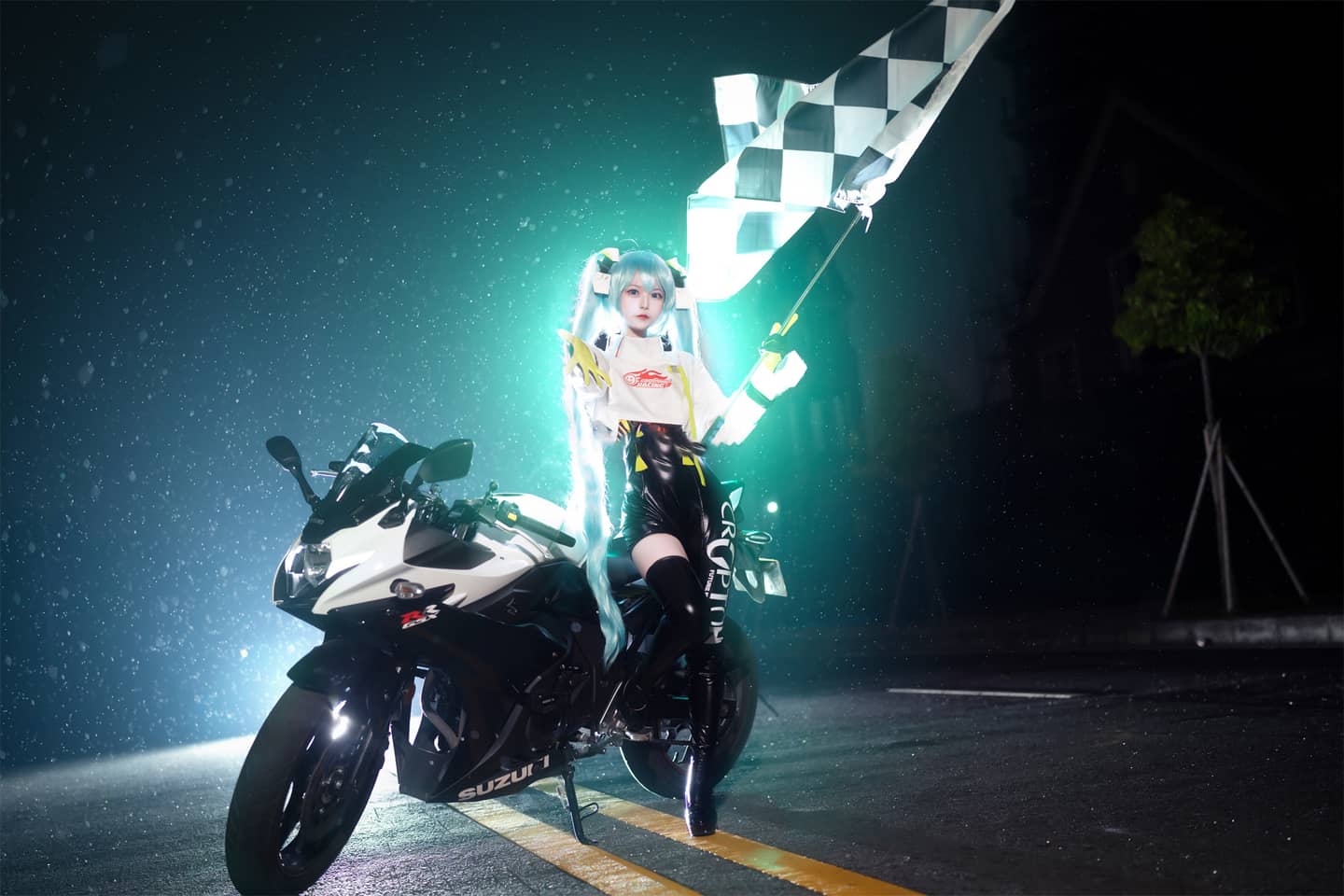 初音未来 赛车服 cosplay-萌图百科