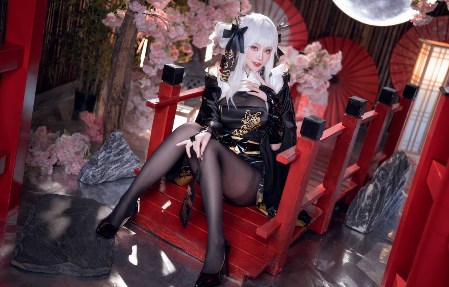 《nikke:胜利女神》白兔cosplay-萌图百科