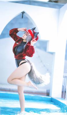 《明日方舟》红cosplay-萌图百科
