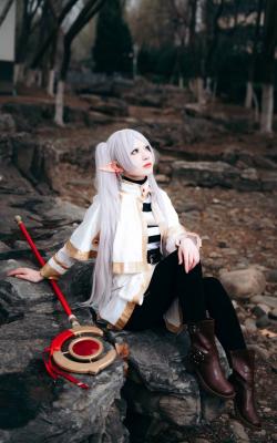 《葬送的芙莉莲》芙莉莲cosplay-萌图百科