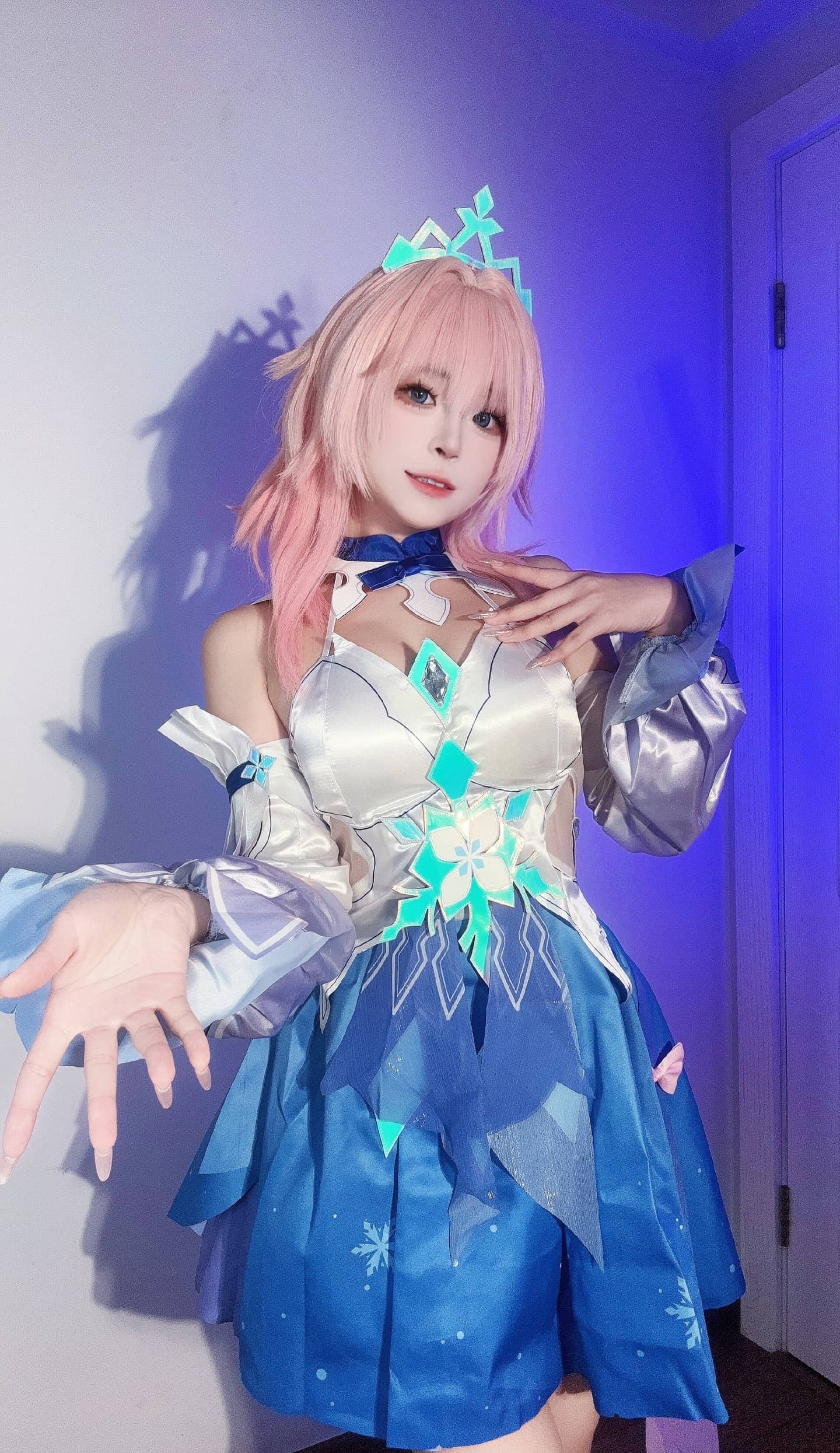 《崩坏：星穹铁道》三月七cosplay-萌图百科