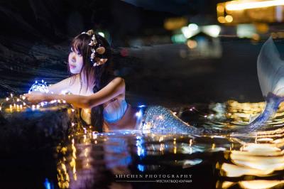 美到想犯罪，自带灯光的美人鱼！-萌图百科