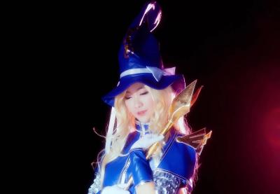 英雄联盟 奥术光辉拉克丝cosplay-萌图百科