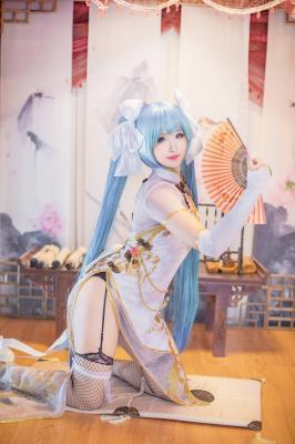 初音未来金丝雀旗袍cosplay-萌图百科