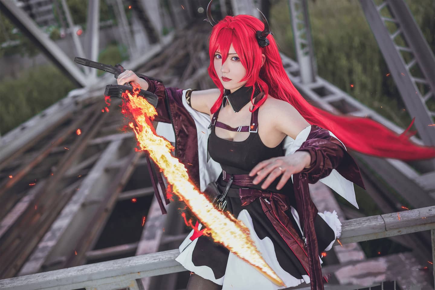 《明日方舟》史尔特尔cosplay-萌图百科