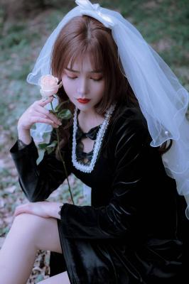 复古写真 披婚纱的少女-萌图百科