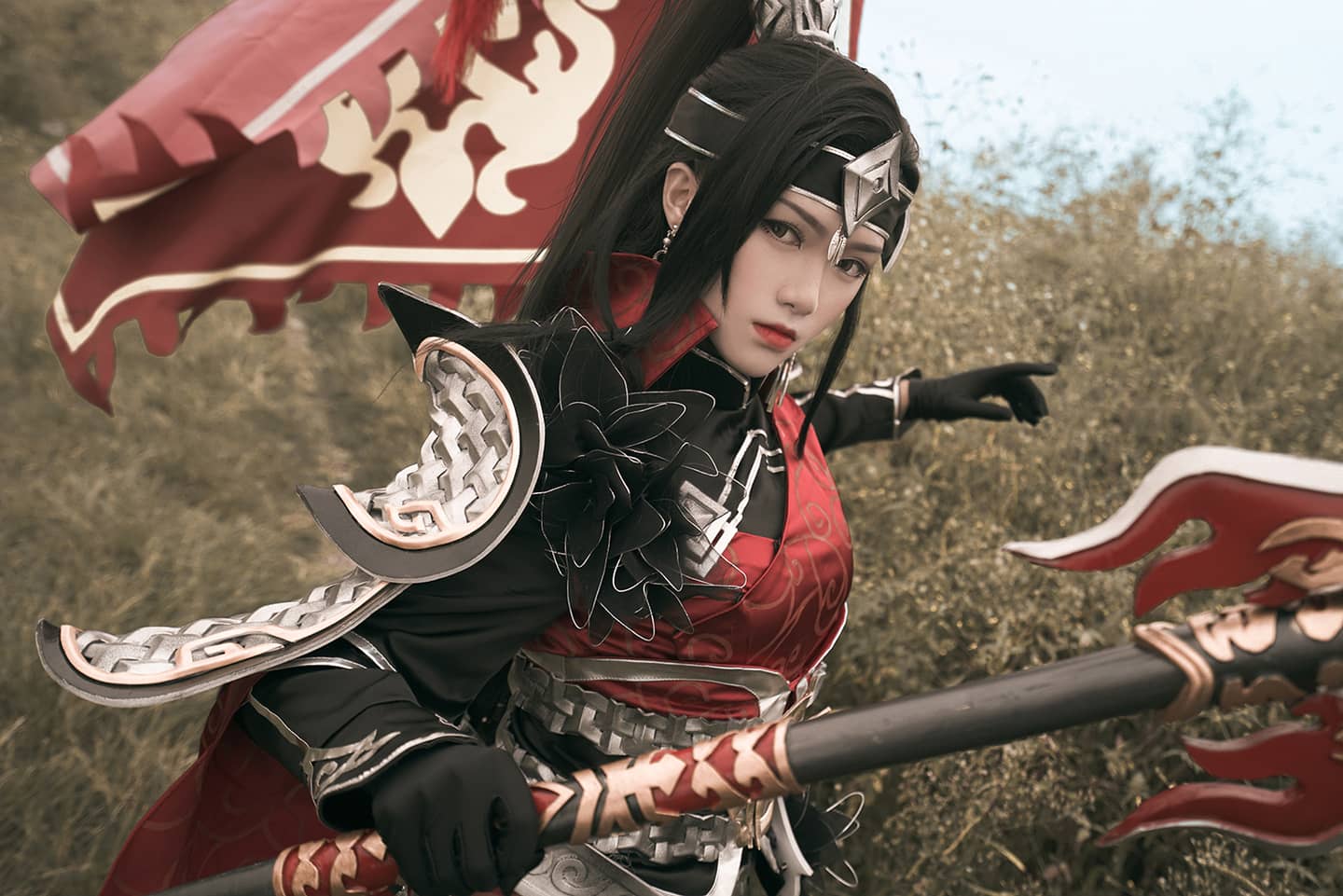 剑网三·天策 · 破虏军娘cosplay ——“不负铠甲，不恋红妆”-萌图百科