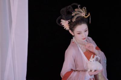 汉服私影，大家中秋快乐-萌图百科